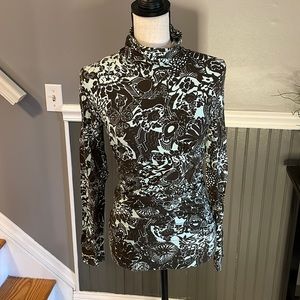 Light blue and brown rouched turtleneck